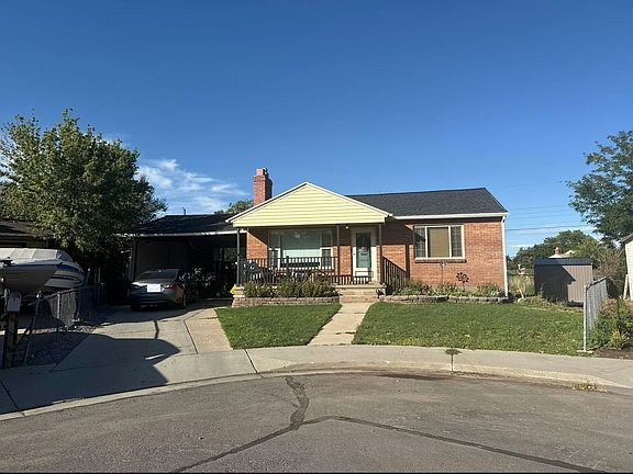 3rd image of 909 N Garden Dr