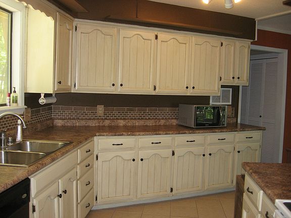 2nd image of 8103 Valleyview Ln