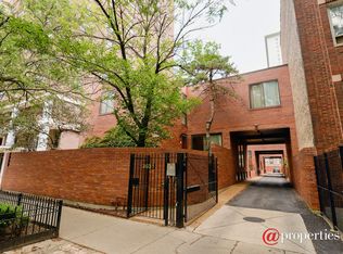 3631 N Pine Grove Ave, Chicago, IL 60613
