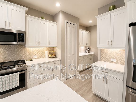4th image of 10194 Canaveral Cir