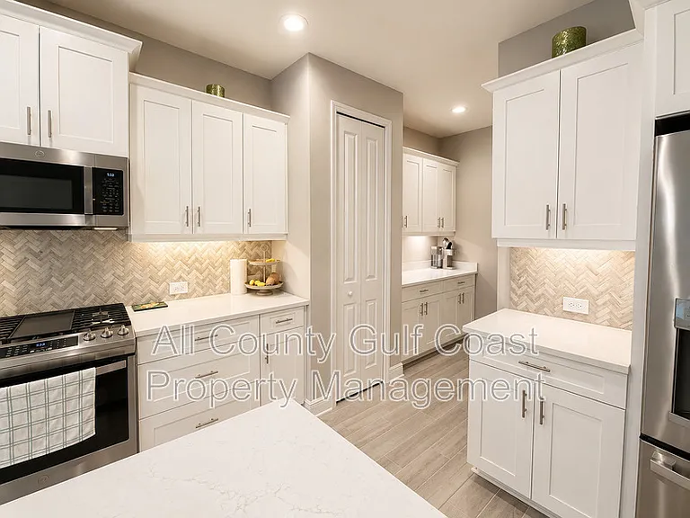 10194 Canaveral Cir — Photo 4