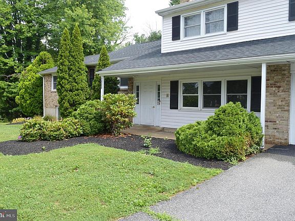 2nd image of 1809 Newport Rd