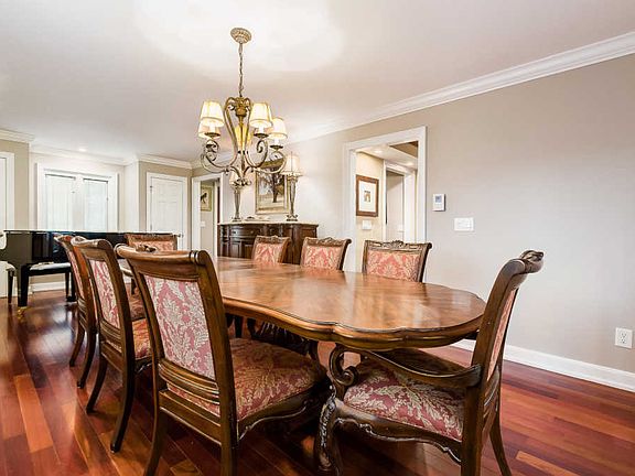 5th image of 8639 Gairloch Ct