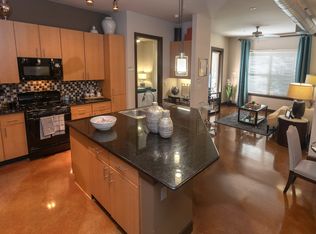 1 Waterway Ave, The Woodlands, TX 77380