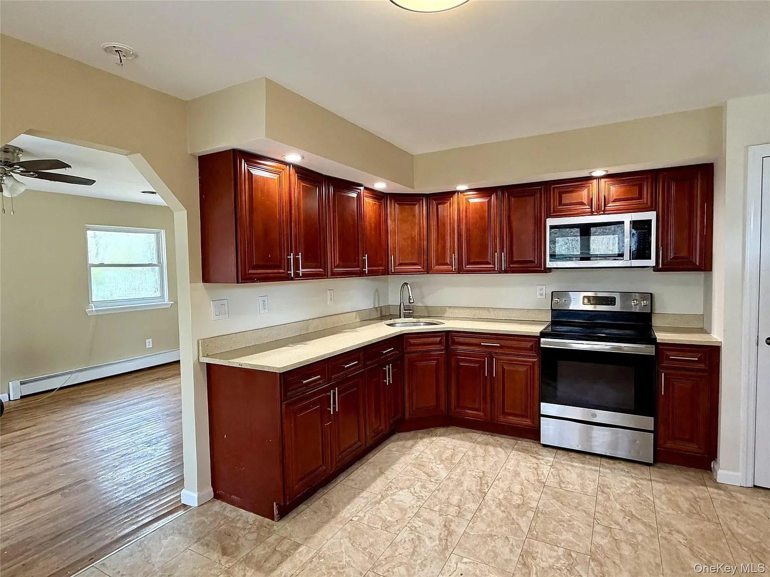 4 bed, 2002 sqft, $3,999 — Photo 3