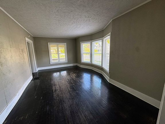 4th image of 758 Prince St SE