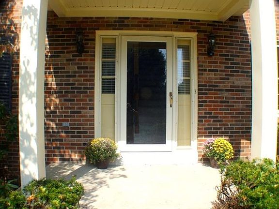 3rd image of 3497 Grasmere Dr