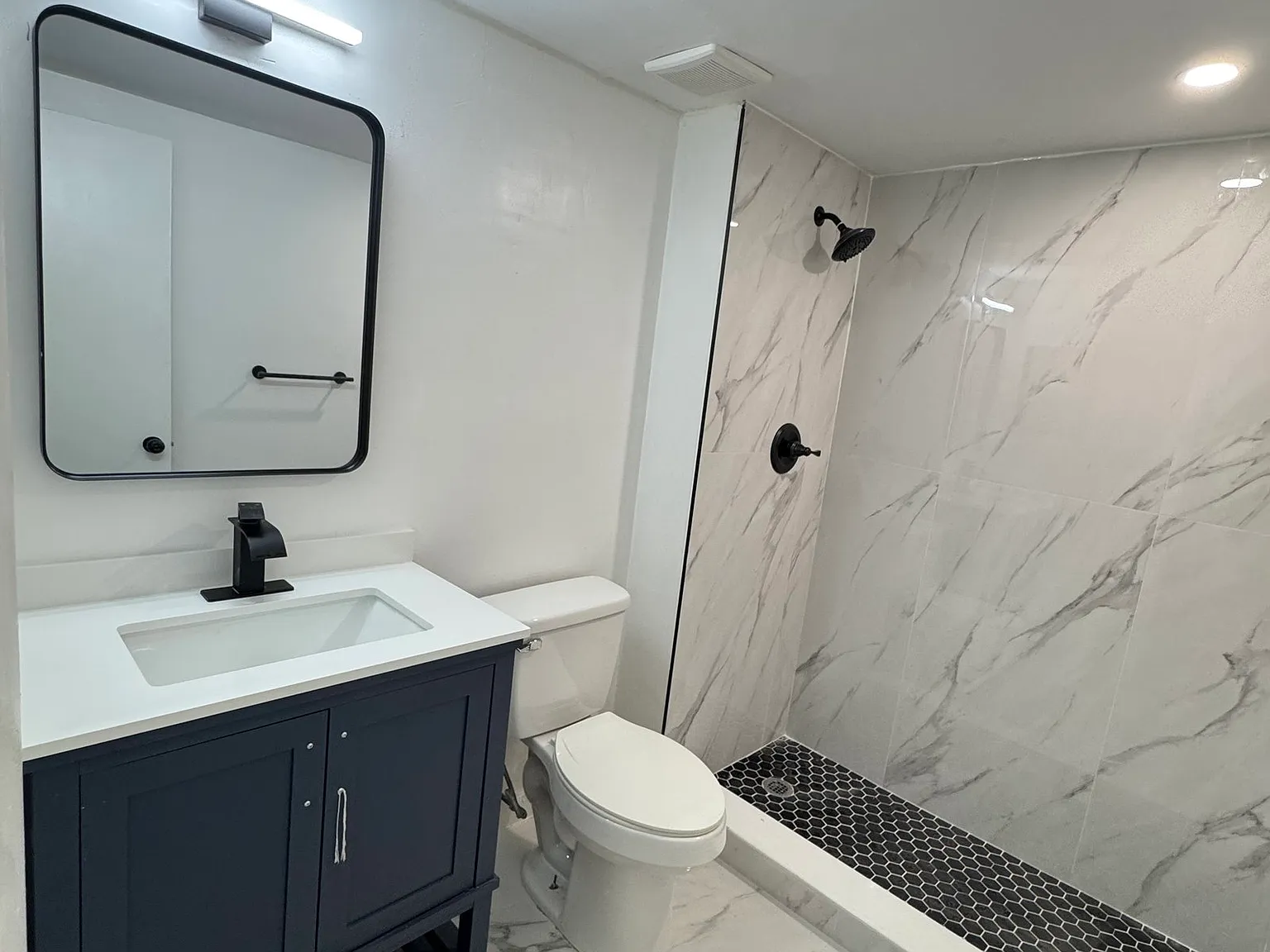 2 bed, 2.0 bath, 949 sqft, $2,100 — Photo 4