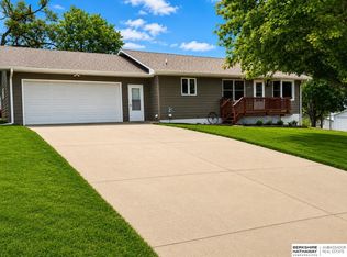 301 Maple St, Kennard, NE 68034