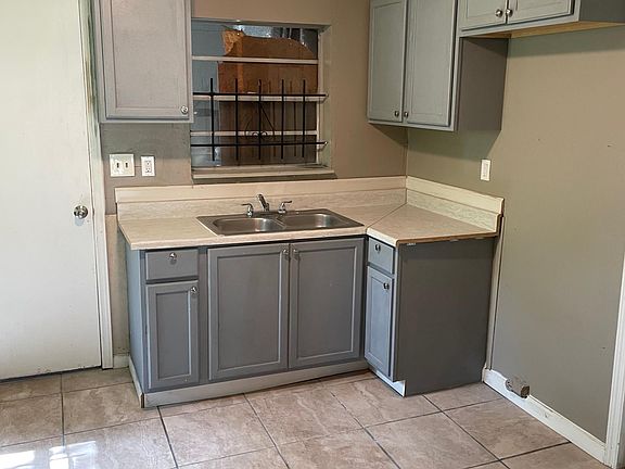 4th image of 1514 W 22nd St