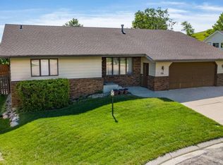 1711 Valle Moor Pl, Bismarck, ND 58501