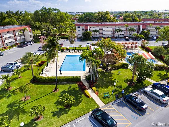 3rd image of 311 S Hollybrook Dr APT 205