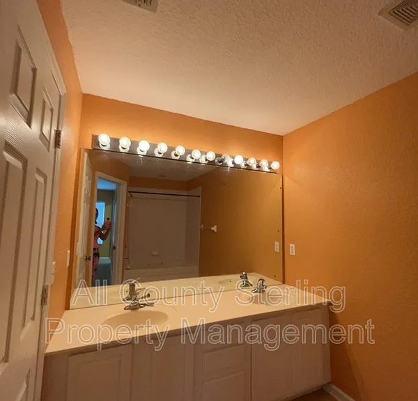 5052 Hawkstone Dr — Photo 6