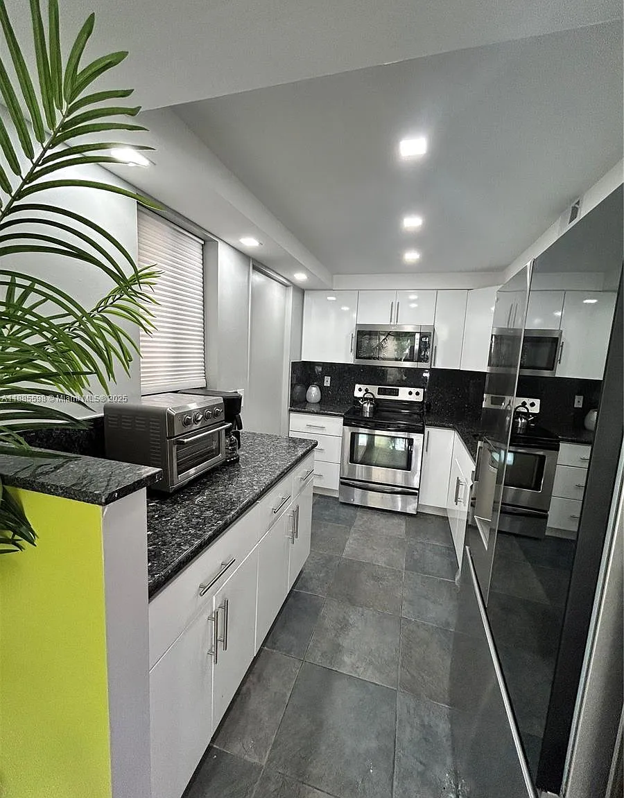 2 bed, 1400 sqft, $2,950 — Photo 4