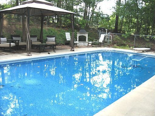 Heated swimming pool