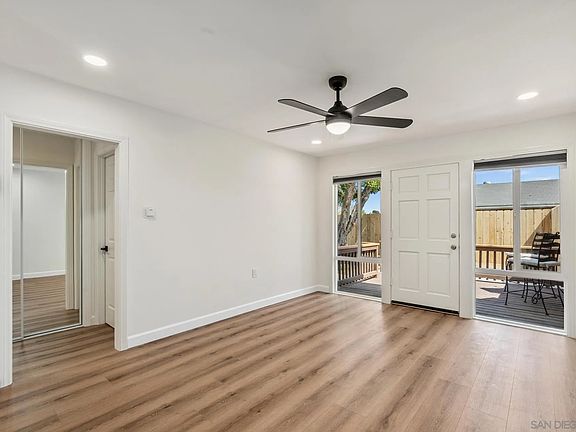 5th image of 4440-42 Clairemont Dr