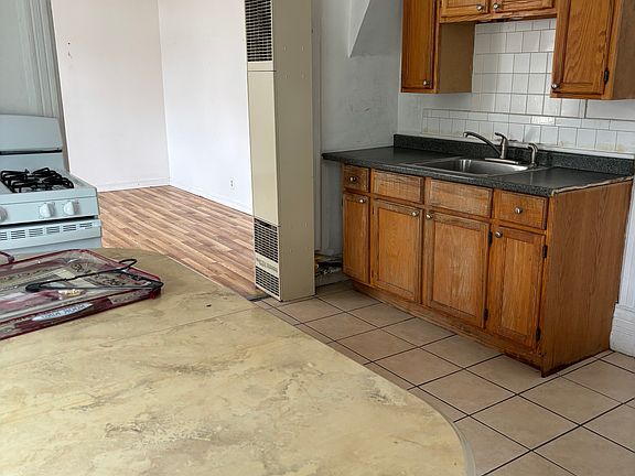 5th image of 3125 S Throop St #3R
