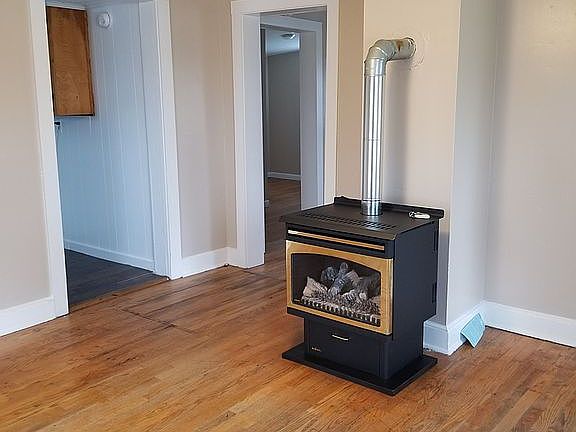 3rd image of 700 Harless St
