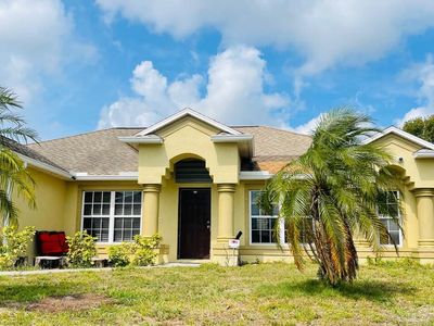 557 SW Undallo Road, Port Saint Lucie, FL, 34953