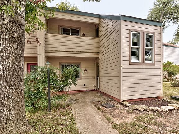 2nd image of 31 Marina Cir