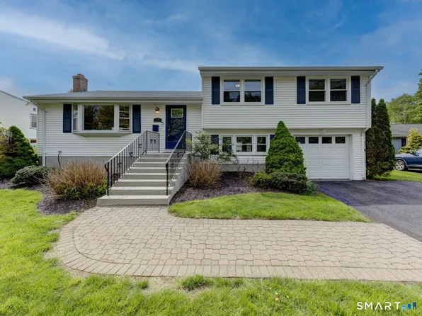 25 King Edward Road, West Hartford, CT 06117