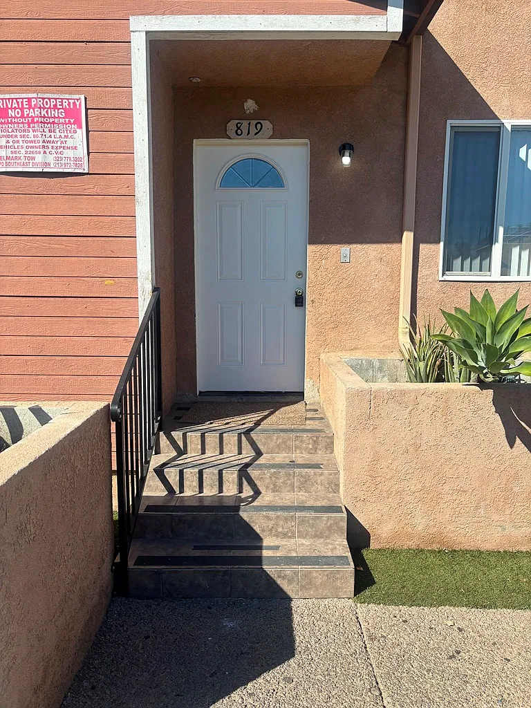 5 bed, 1863 sqft, $3,950 — Photo 2