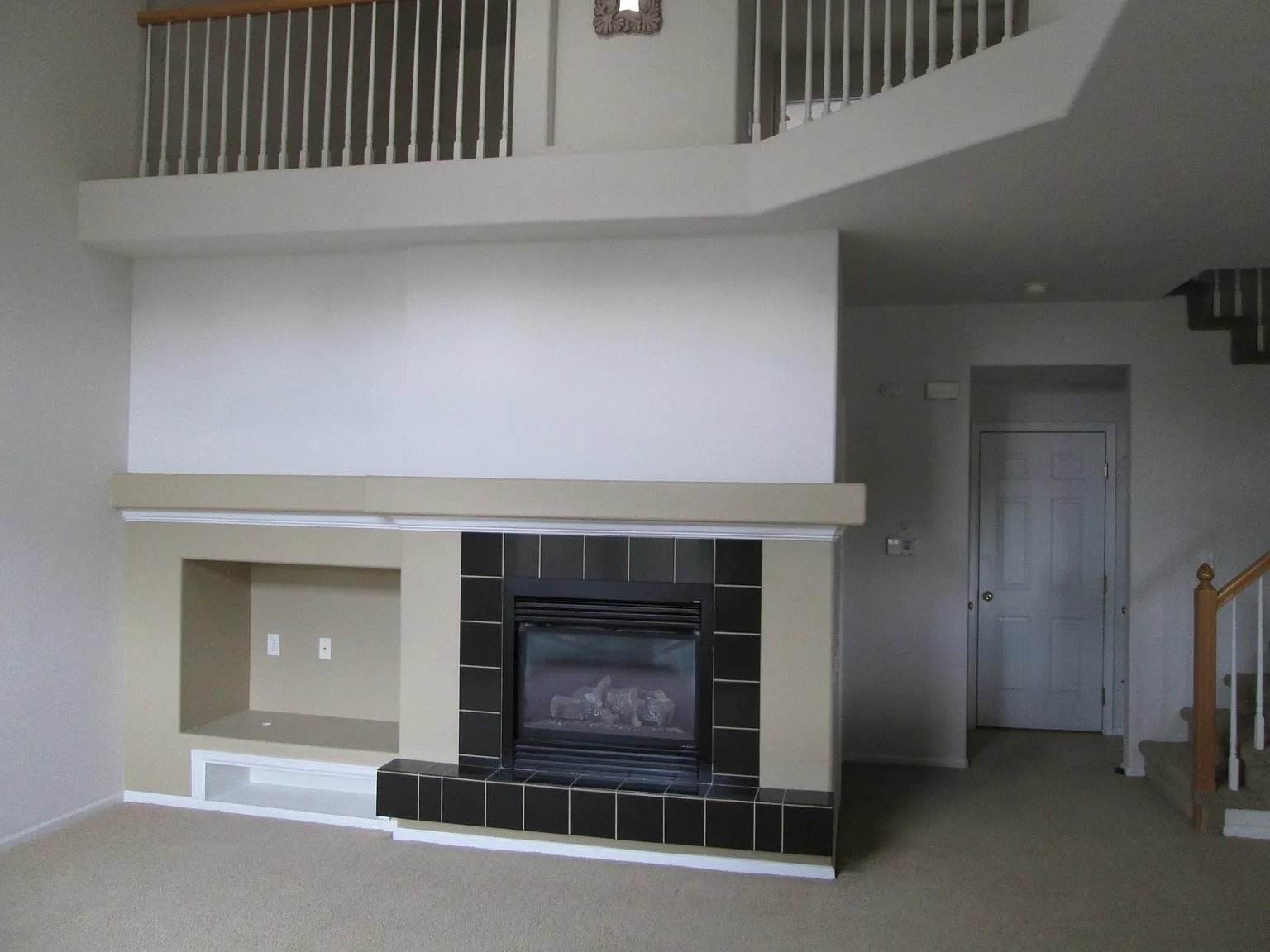 2 bed, 1696 sqft, $2,700 — Photo 4