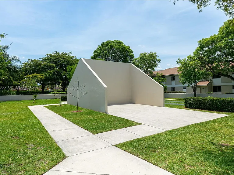 717 Gardens Dr #201 — Photo 35