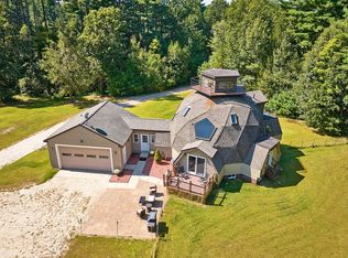 99 Hendrick St, Easthampton, MA 01027