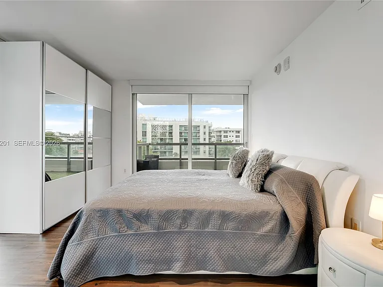 9261 E Bay Harbor Dr #607 — Photo 17