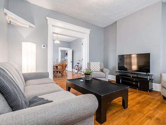 4th image of 1465 Michigan Ave #1465