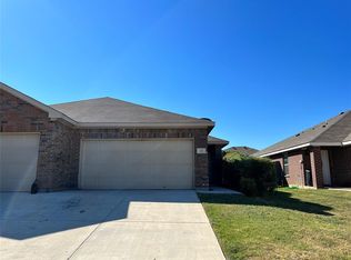 448 Canvas Ct, Crowley, TX 76036