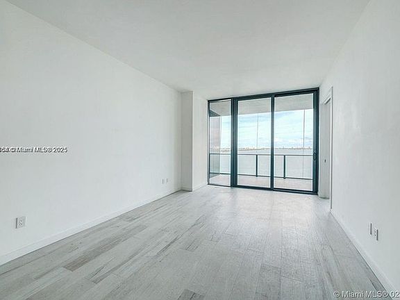 5th image of 480 NE 31st St Unit 1002