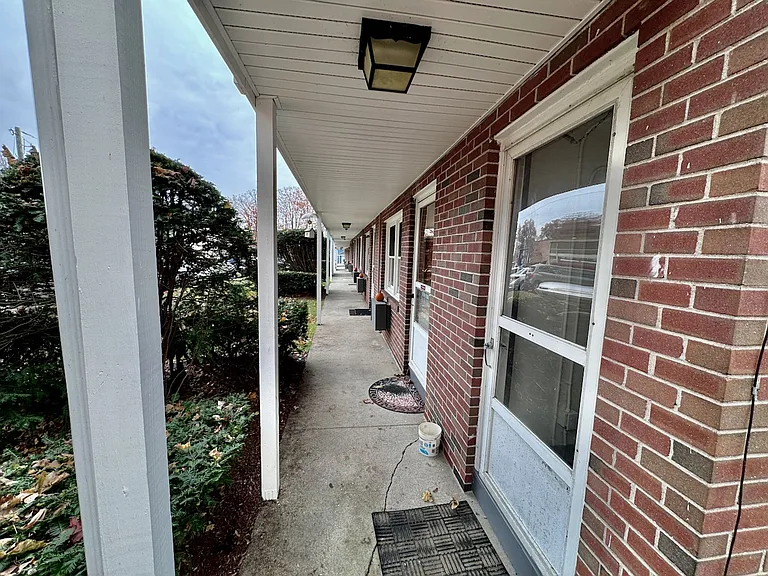 21 Dwight St — Photo 12