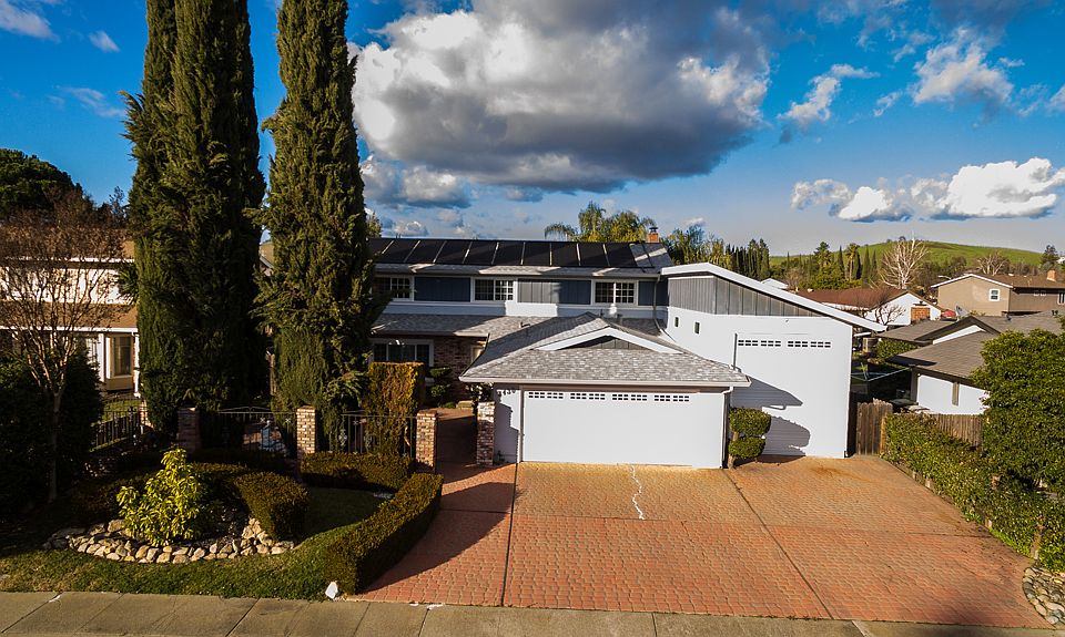 1st image of 3430 Waterbury Way