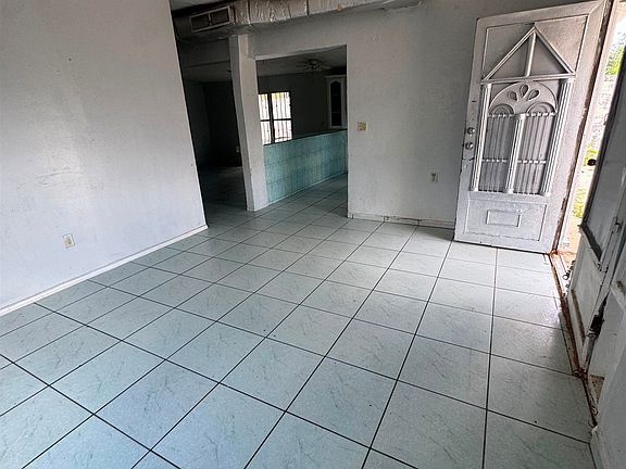 3rd image of 4622 Arzube Ln