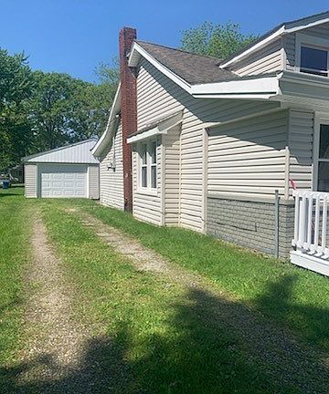 5th image of 784 Gardiner Dr