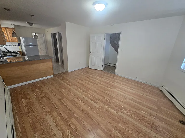 552 Davis Ave #1 — Photo 3