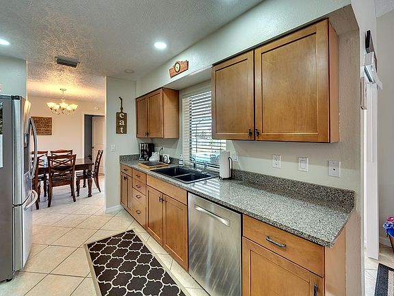 4th image of 4707 35th Ct E