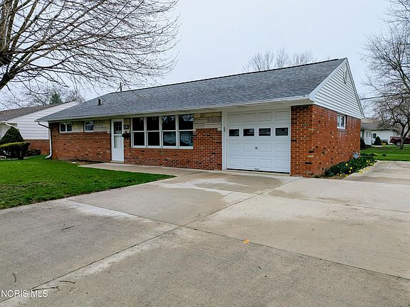 2nd image of 300 Degroff Ave