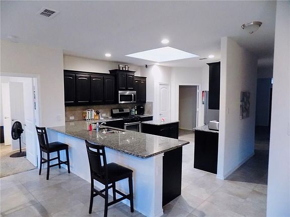 3rd image of 15717 Oak Pointe Dr