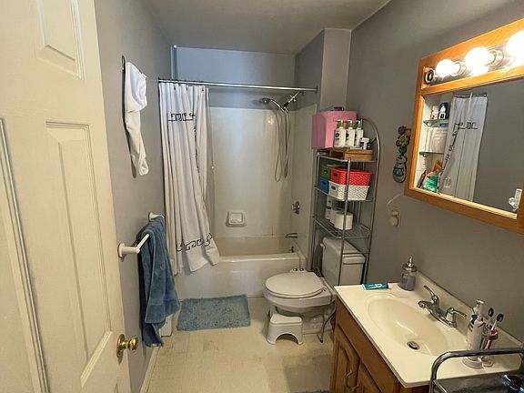 4th image of 117 Pine St #2