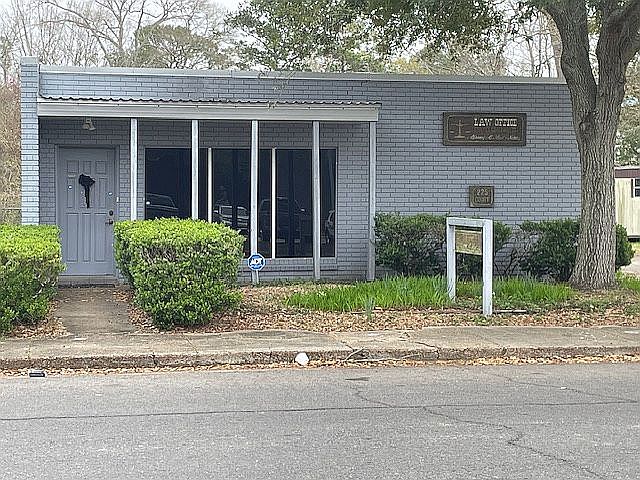 1st image of 225 Court St