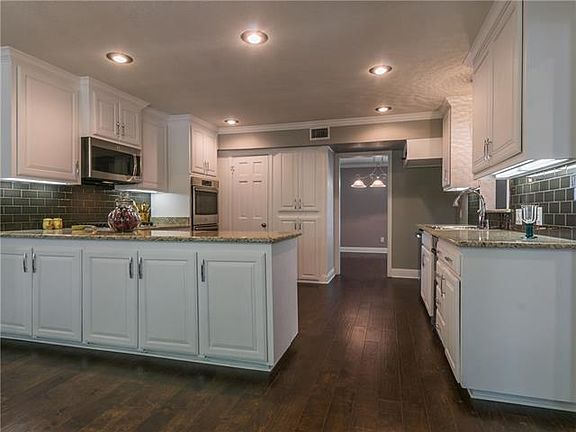 5th image of 7808 Fairwood Ct