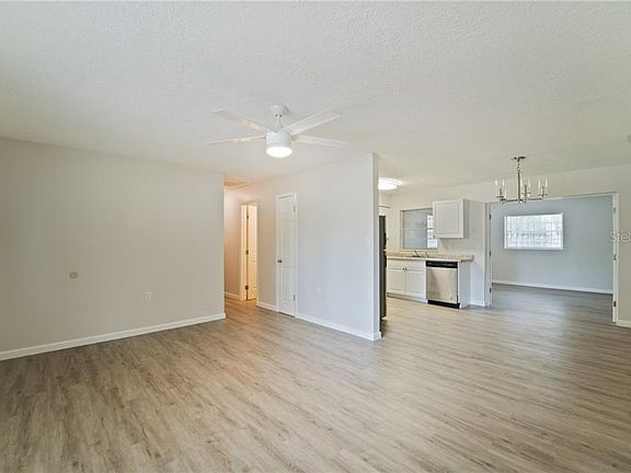 4th image of 112 Fanfair Ave