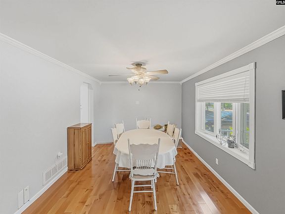 3rd image of 105 Marilyn Ln