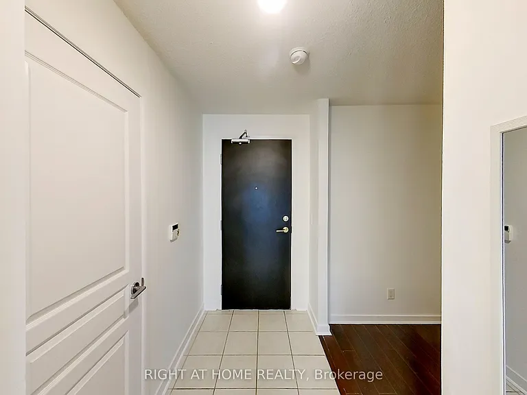 18 Yonge St #1813 — Photo 4