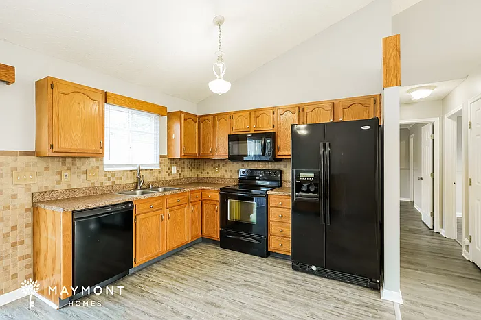 3201 Shallow Creek Cir — Photo 7