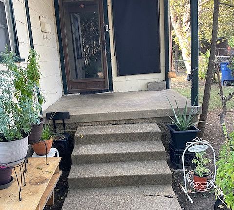 4th image of 1109 Edwards Cir