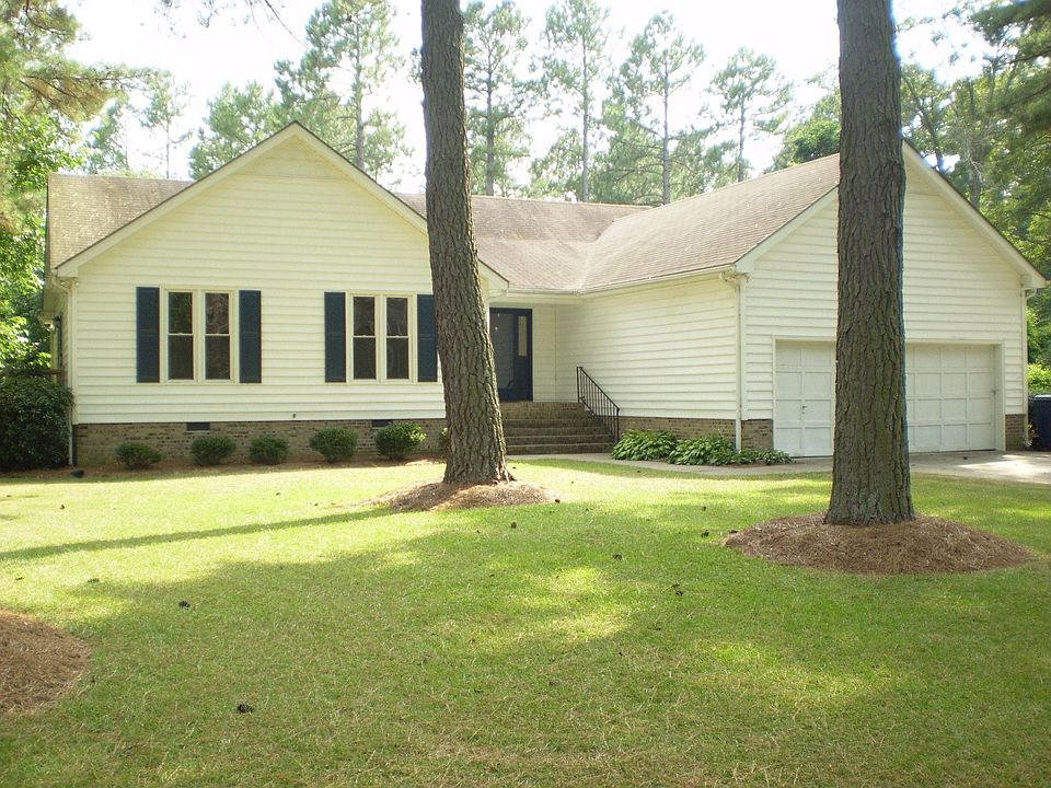 Front facade/all-vinyl exterior